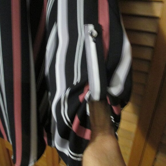 Cato top V neck black, white & brick colors, 3/4 sleeves like new size L - Picture 5 of 7